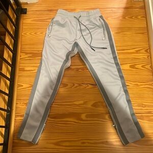 Jordan Craig joggers.. zip pockets zip at ankle. Size medium great condition!